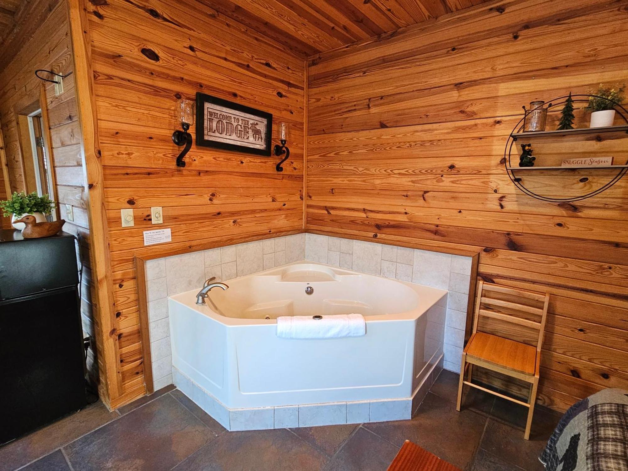 5 Min To Beaver Lake-King Bed-Fire Pit-Jetted Tub #2 Eureka Springs Eksteriør bilde